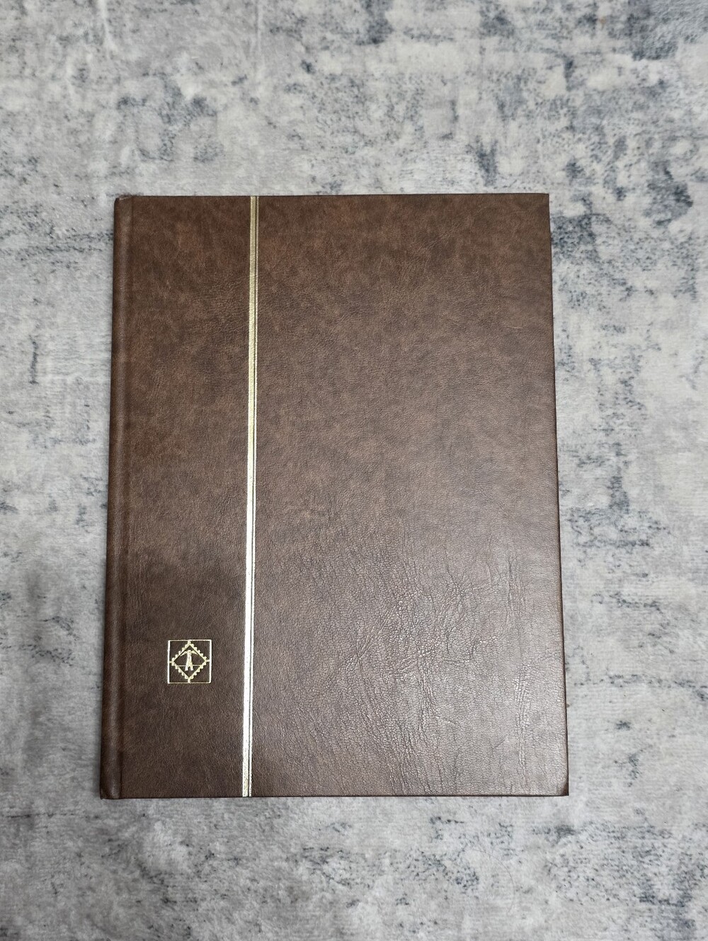 Book of 32 Pages Of Worldwide Stamps
